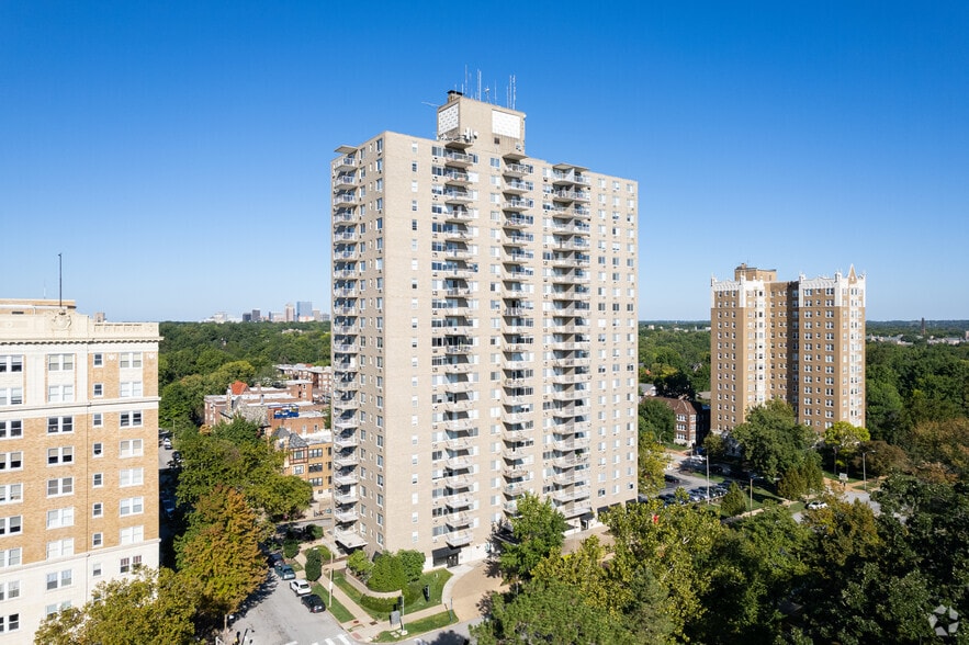 Primary Photo Of 665 S Skinker Blvd, Saint Louis Apartments For Lease