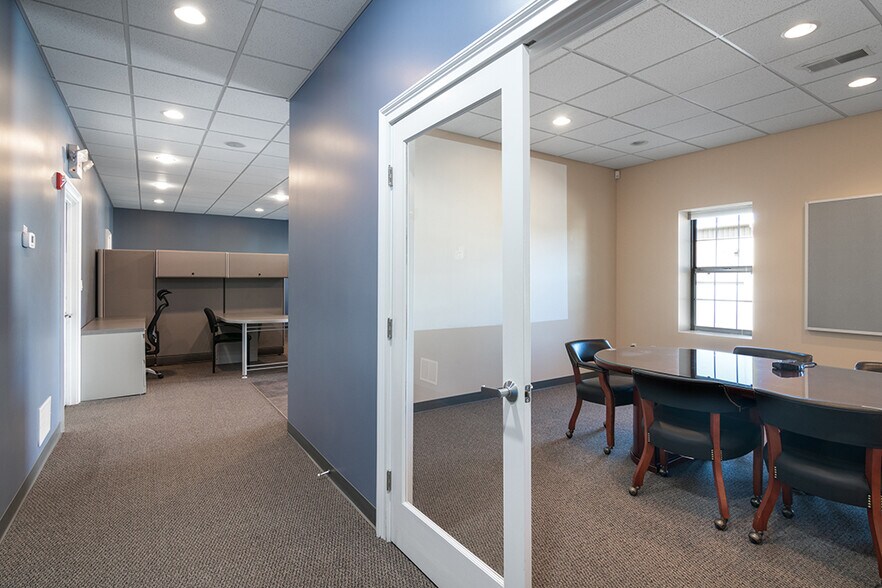 More Photos Of 376 Dry Bridge Rd, North Kingstown Warehouse For Sale