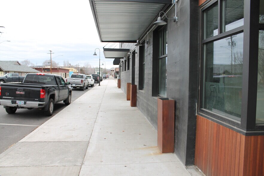 More Photos Of 386 N Main St, Prineville Restaurant For Lease