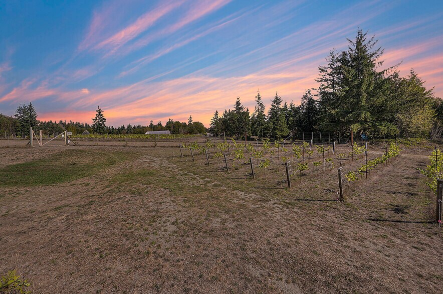 More Photos Of 1673 Woodland Dr, Port Townsend Winery Vineyard For Sale