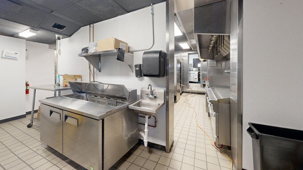 More Photos Of 4200 S Grand Blvd, Saint Louis Restaurant For Lease