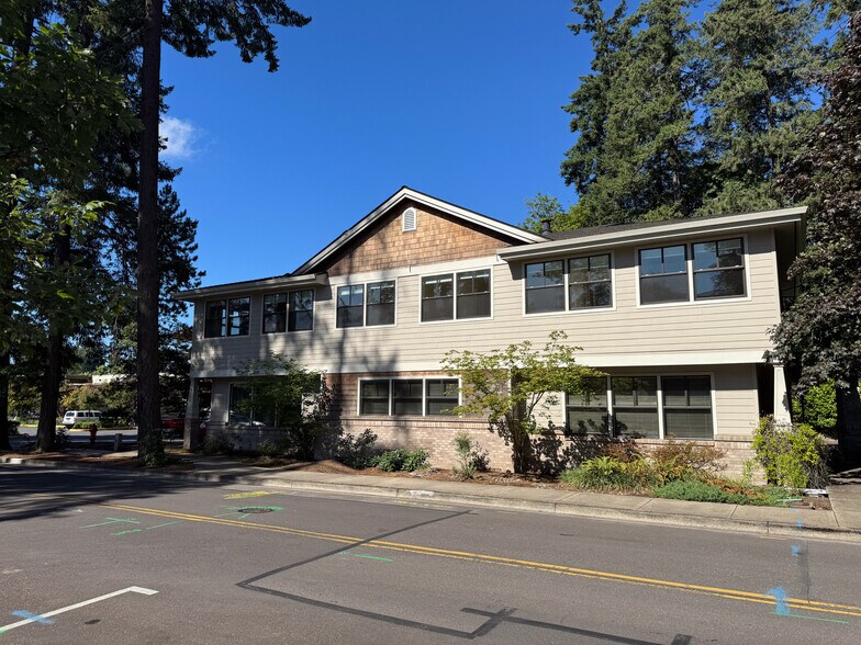 More Photos Of 16001 Quarry Rd, Lake Oswego Office For Sale