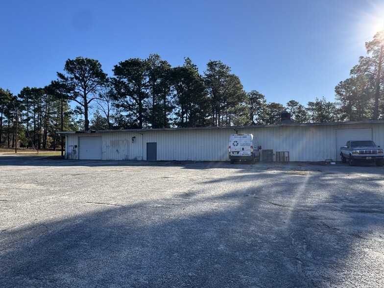 Primary Photo Of 15 Carter St, Pinehurst Warehouse For Lease