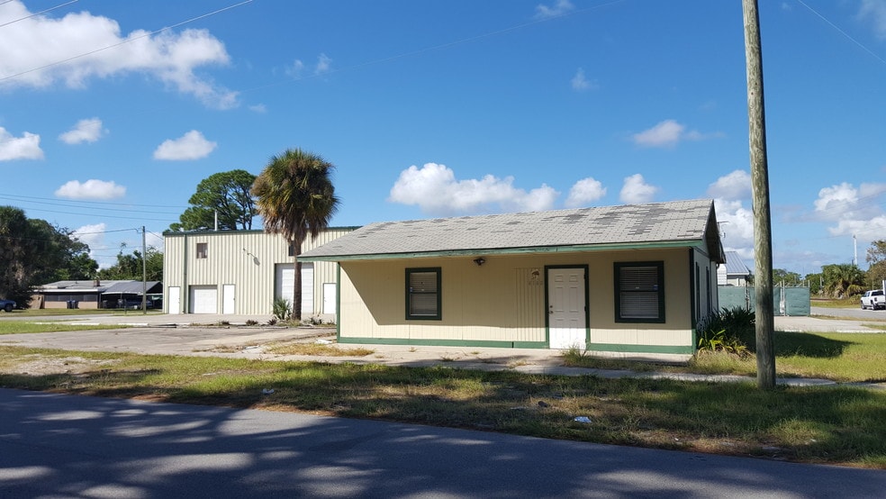 More Photos Of 4285 Capron Rd, Titusville Light Manufacturing For Lease