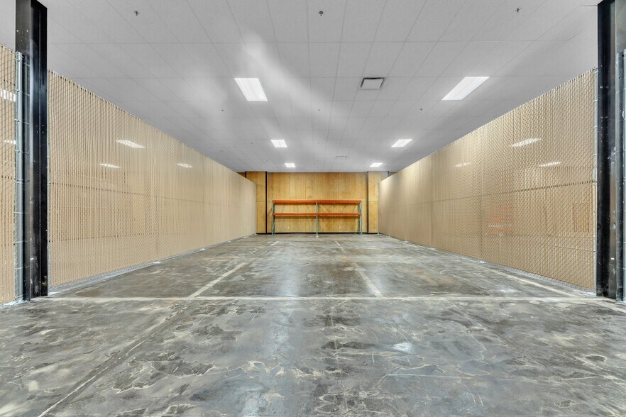 More Photos Of 2150 Garden of the Gods Rd, Colorado Springs Showroom For Sale