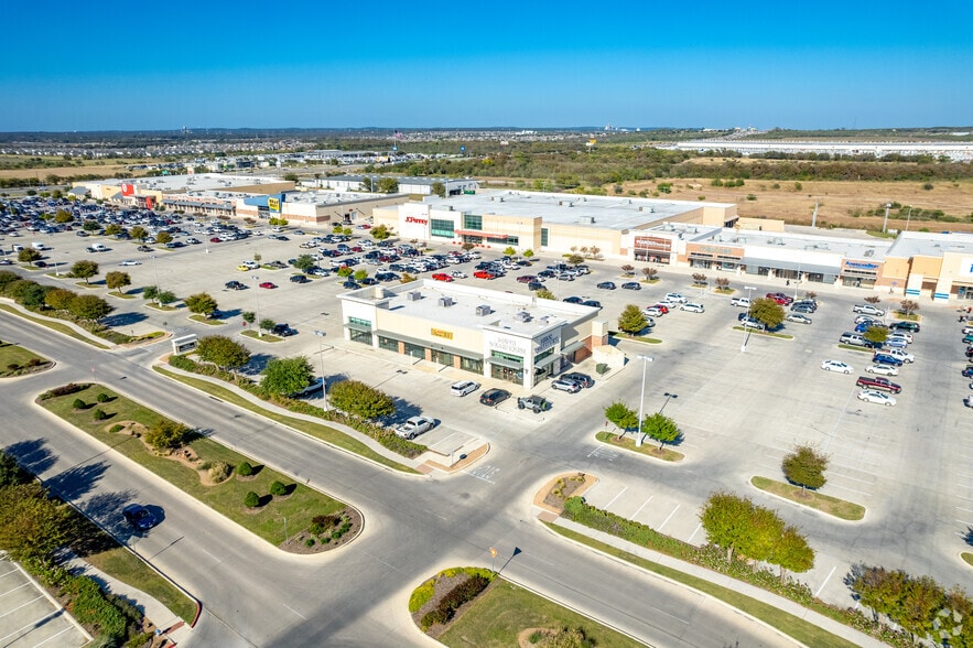 More Photos Of 161 Creekside Way, New Braunfels Unknown For Lease