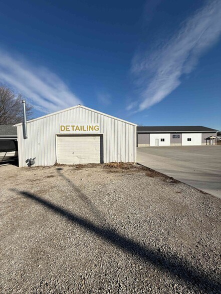 More Photos Of 209 Franklin St, Center Point Service Station For Sale