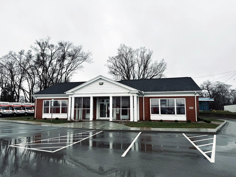 Primary Photo Of 2815 E Michigan Ave, Jackson Bank For Sale