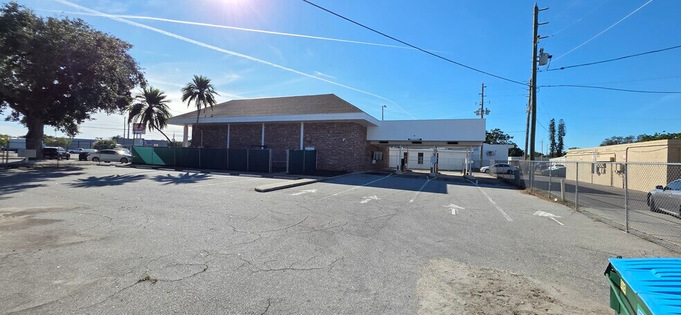 More Photos Of 5825 54th Ave N, Kenneth City Storefront Retail Office For Sale