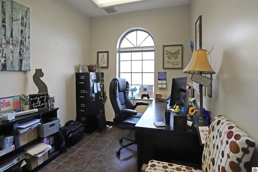 More Photos Of 145 Vine St, Benton Medical For Sale