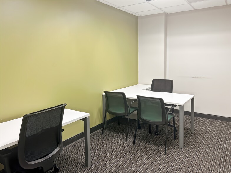 More Photos Of 999 Waterside Dr, Norfolk Coworking Space