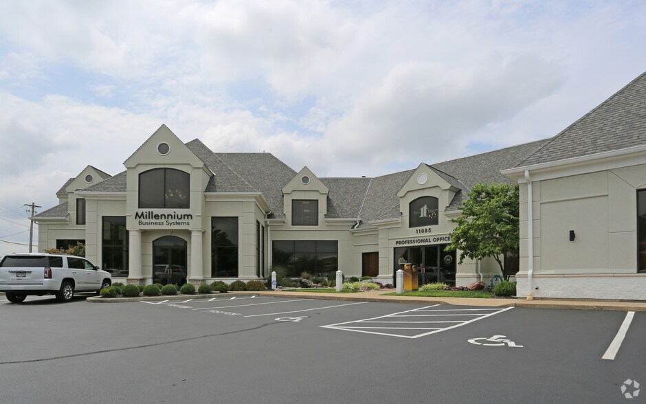 More Photos Of 11085 Montgomery Rd, Montgomery Flex For Sale