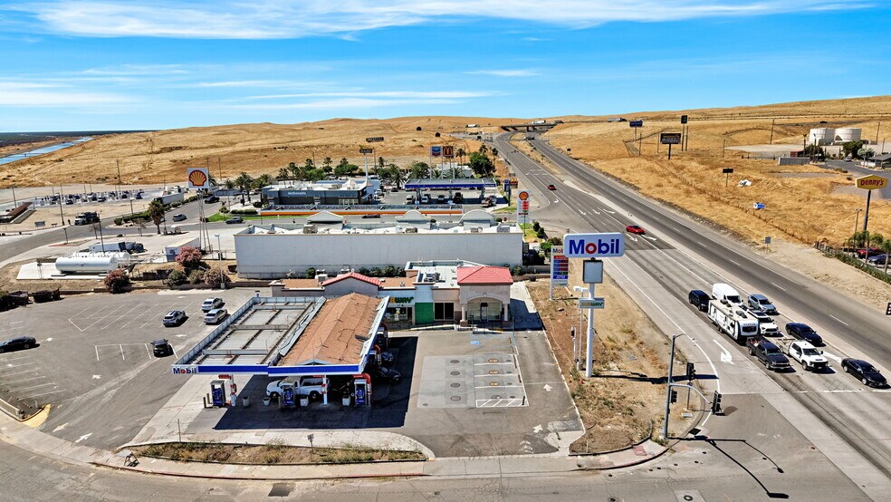 More Photos Of 33300 Bernard Dr, Kettleman City Freestanding For Lease