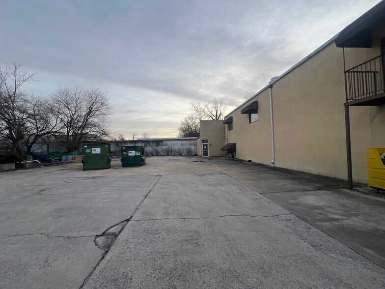 More Photos Of 511 W Oak Ln, Glenolden Restaurant For Sale