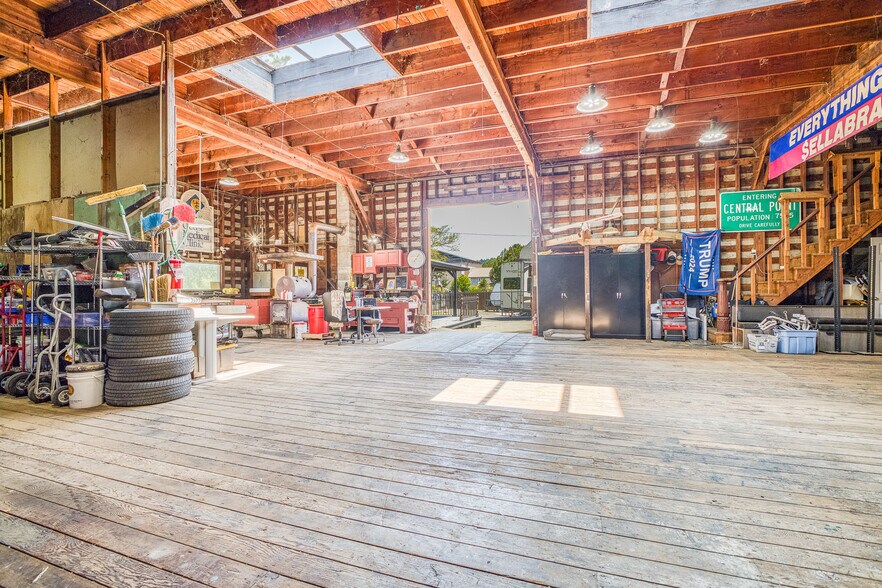 More Photos Of 203 N Birch St, Coquille Specialty For Sale