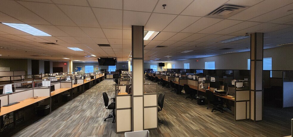 More Photos Of 1010 O'Neill Hwy, Dunmore Storefront For Lease