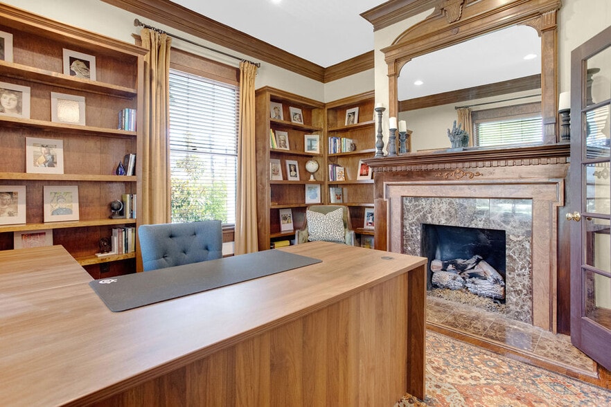 More Photos Of 313 E Charnwood St, Tyler Office For Lease