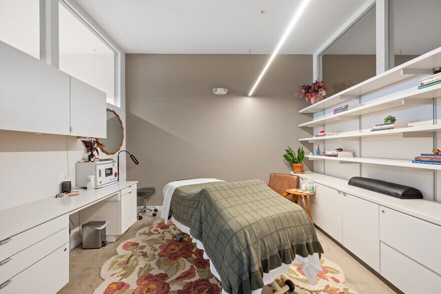 More Photos Of 2235 E 6th St, Austin Apartments For Sale
