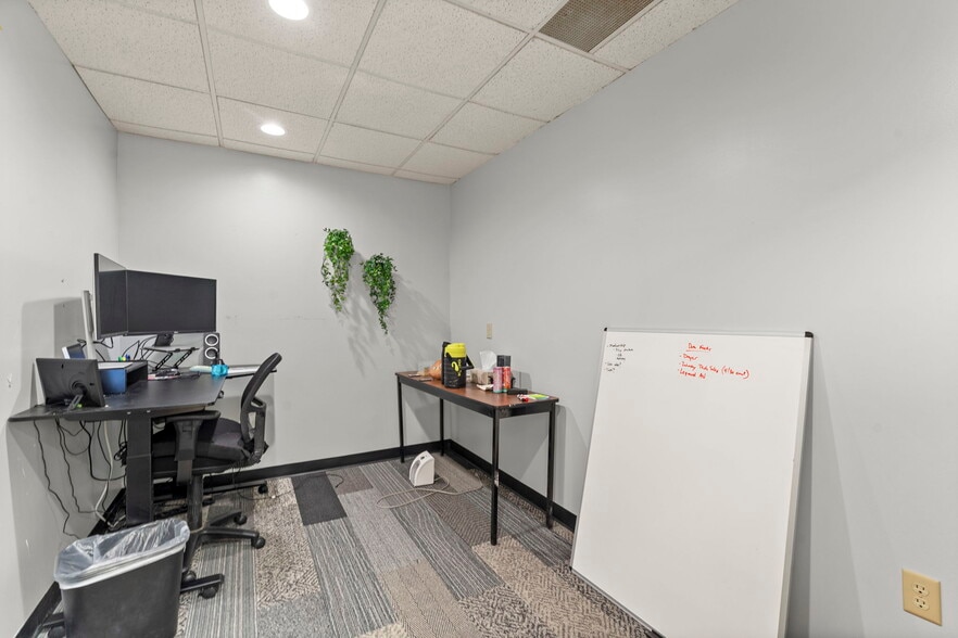 More Photos Of 8825 N Xylon Ave, Brooklyn Park Manufacturing For Sale