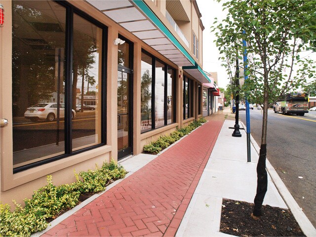 Primary Photo Of 683 Main St, Hackensack Apartments For Lease