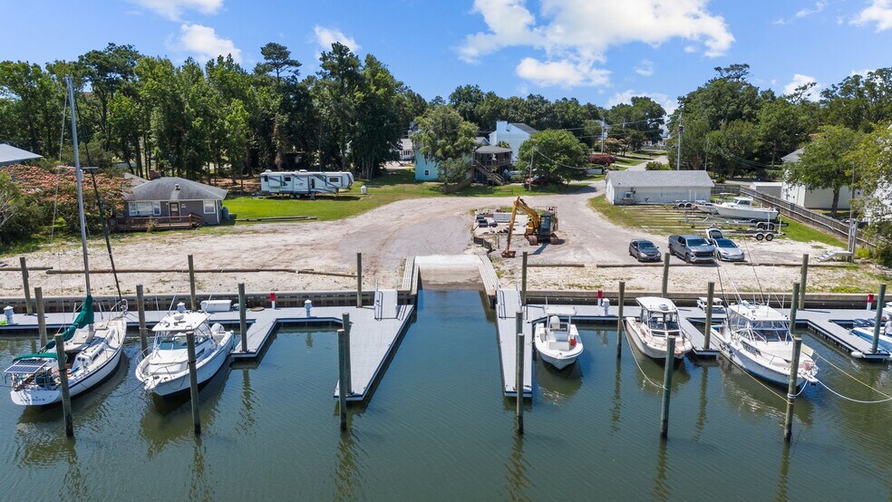 More Photos Of 101 Roanoke Ave, Morehead City Marina For Sale