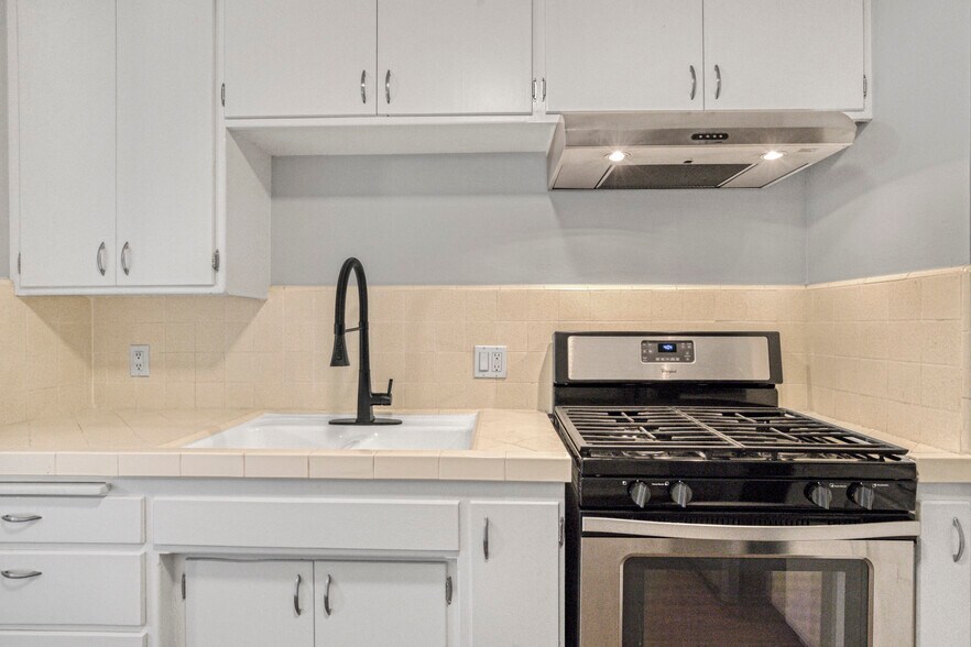 More Photos Of 12256 Riverside Dr, Valley Village Apartments For Sale