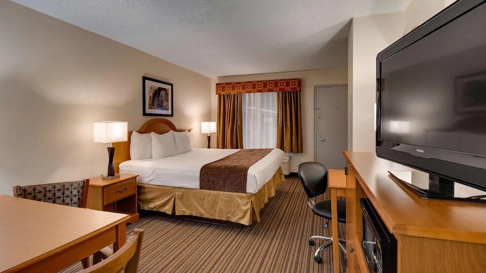 More Photos Of 1015 S Haynes Ave, Miles City Hotel For Sale