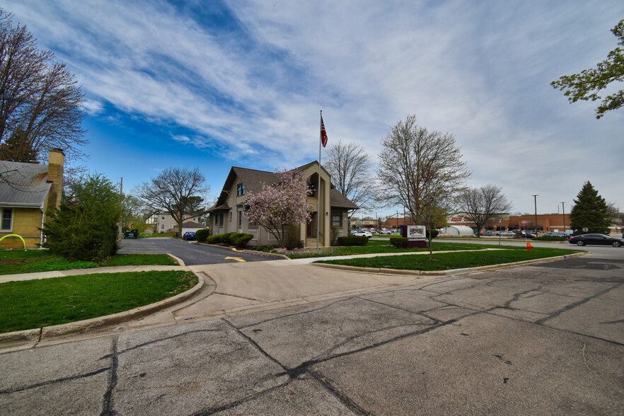 Primary Photo Of 849 N Ellsworth St, Naperville Office For Lease