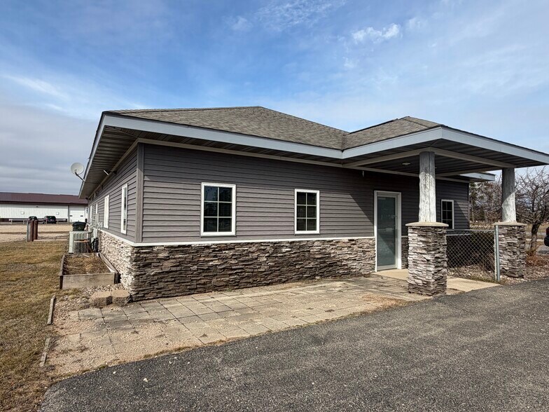 More Photos Of 2905 N Lincoln Rd, Escanaba General Retail For Sale