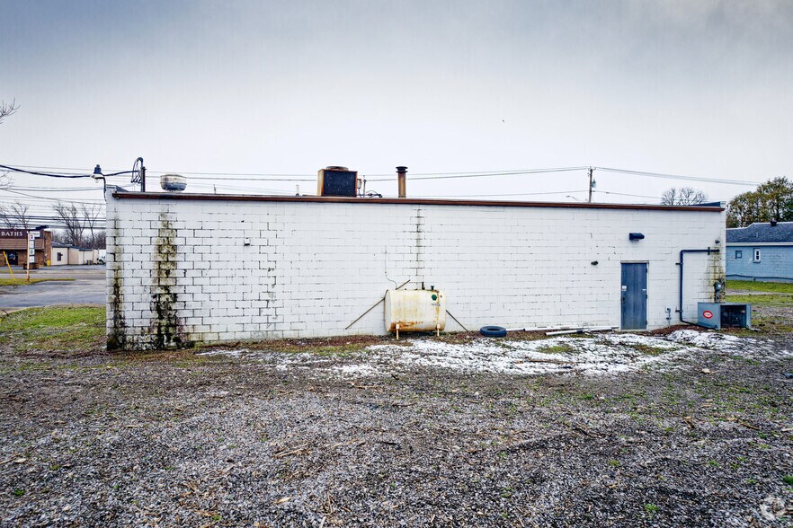 More Photos Of 629 E Main St, Batavia Convenience Store For Sale