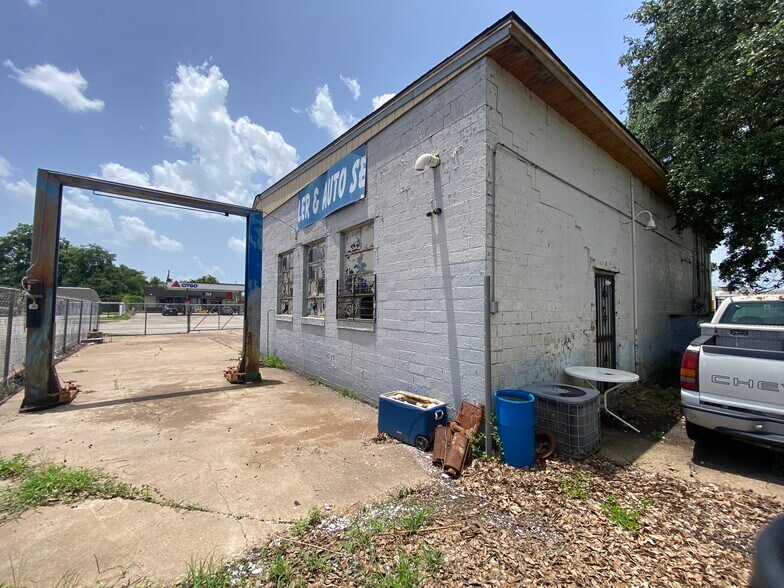 More Photos Of 1398 Washington Blvd, Beaumont Auto Repair For Lease