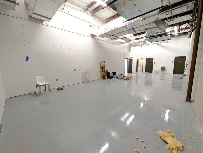 More Photos Of 901 N Missouri Ave, Largo Freestanding For Lease