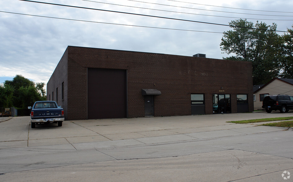 Primary Photo Of 26674 Liberal St, Center Line Industrial For Sale