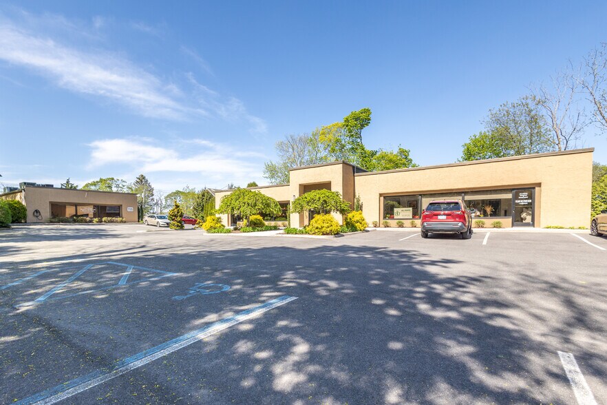 More Photos Of 189 Main Rd, Riverhead Medical For Lease