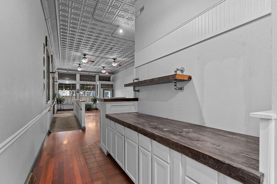 More Photos Of 221 Watson St, Ripon Storefront Retail Residential For Sale