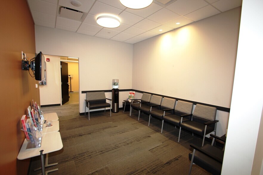 More Photos Of 4 High St, North Andover Office For Lease