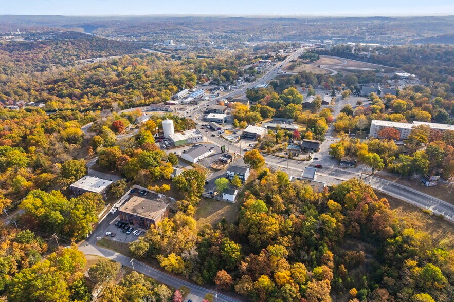 More Photos Of 1107-1109 W 76 Country Blvd, Branson General Retail For Sale