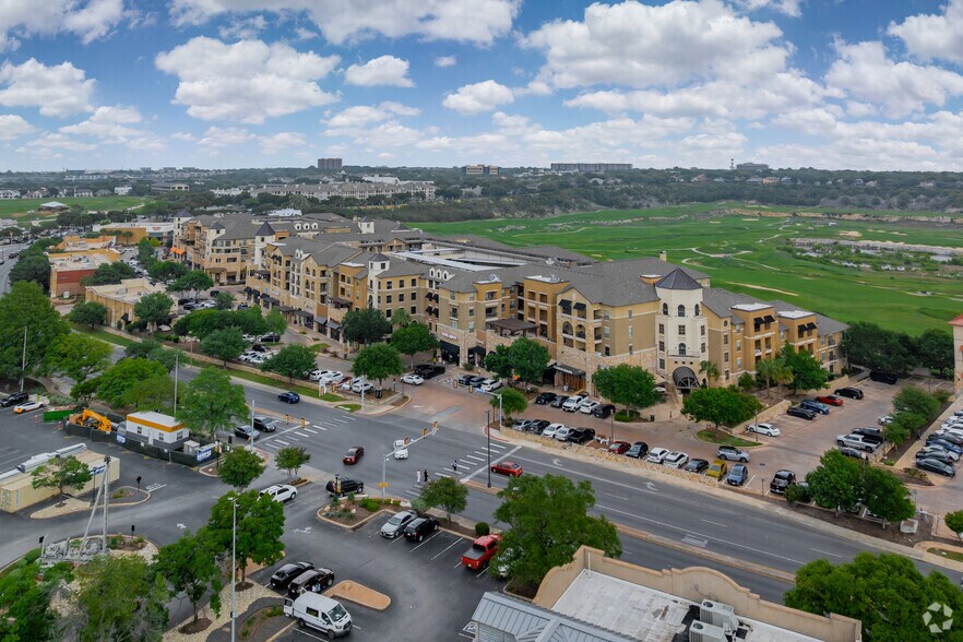 More Photos Of 300 E Basse Rd, San Antonio Apartments For Lease