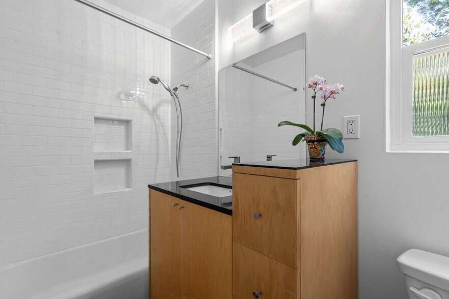 More Photos Of 631 Pier Ave, Santa Monica Apartments For Sale