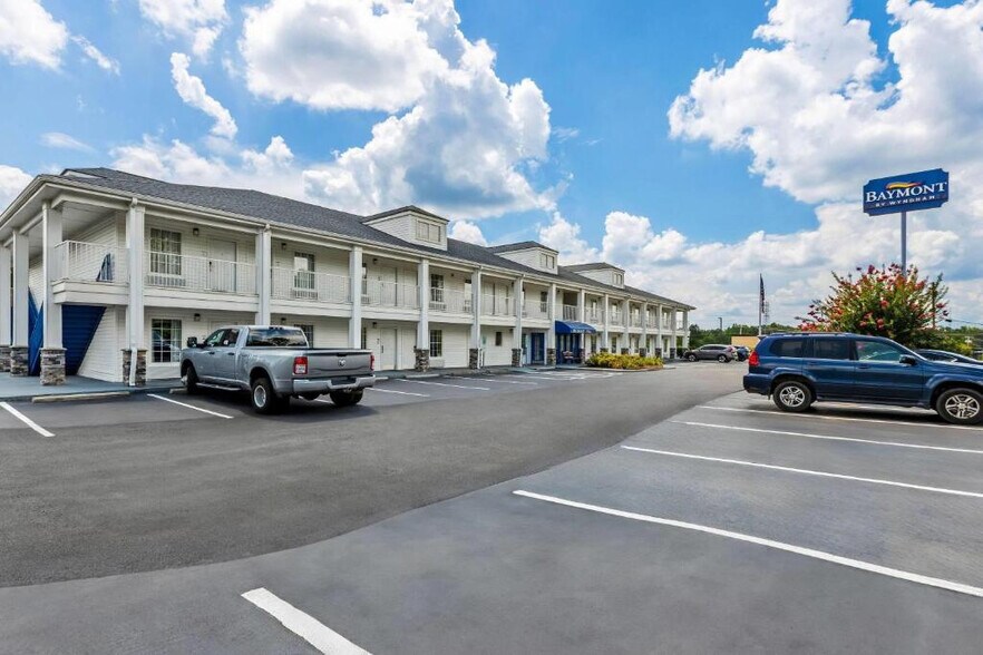 More Photos Of 164 Jameson Inn Dr, Forest City Hotel For Sale