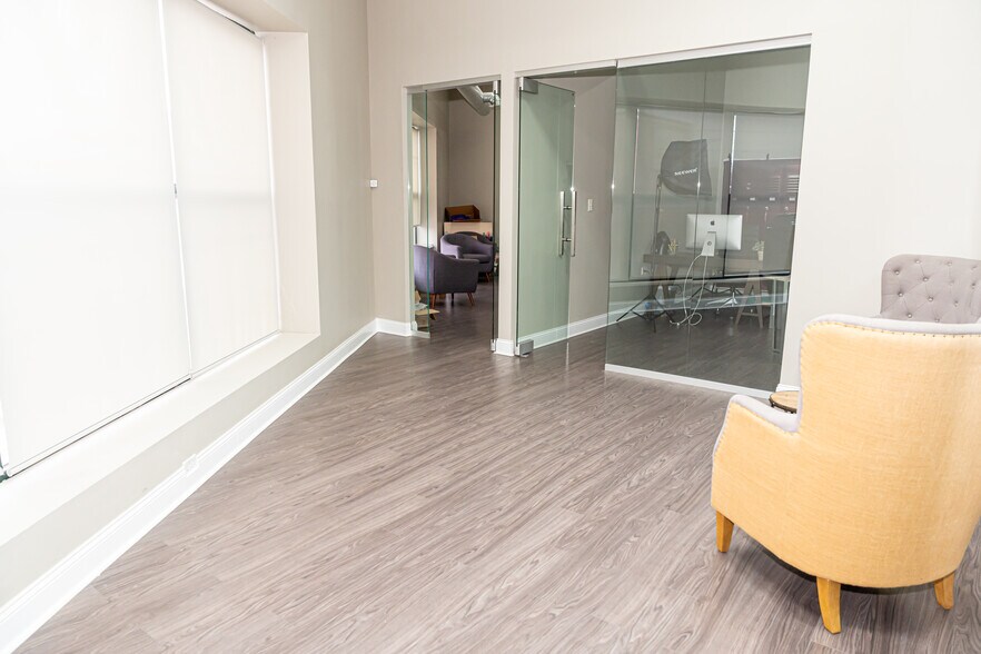 More Photos Of 7105 S Yates Blvd, Chicago Office For Lease