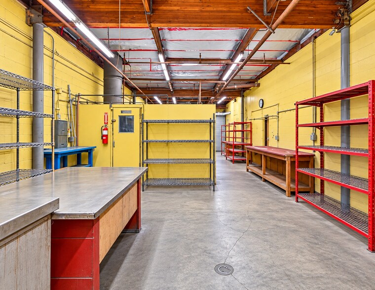 More Photos Of 8136 Lankershim Blvd, North Hollywood Warehouse For Sale