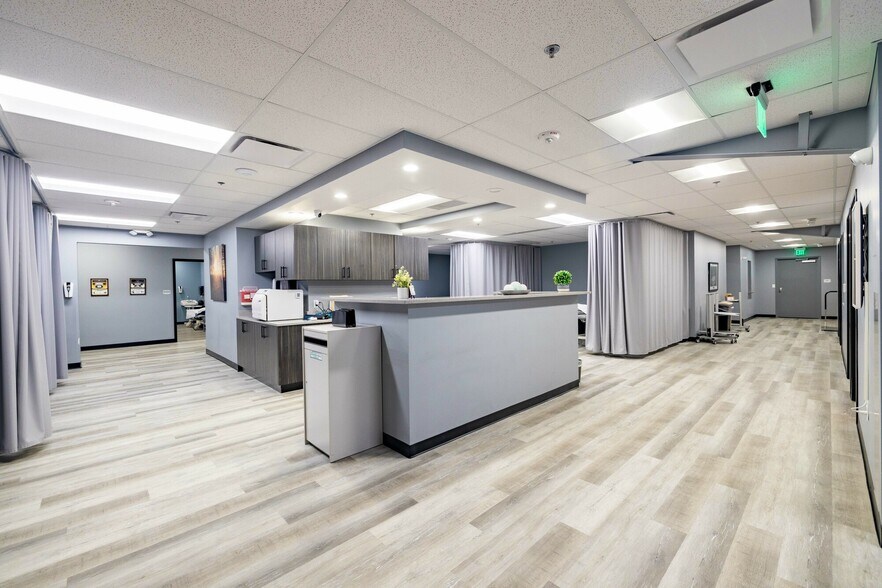 More Photos Of 42350 Grand River Ave, Novi Office For Sale