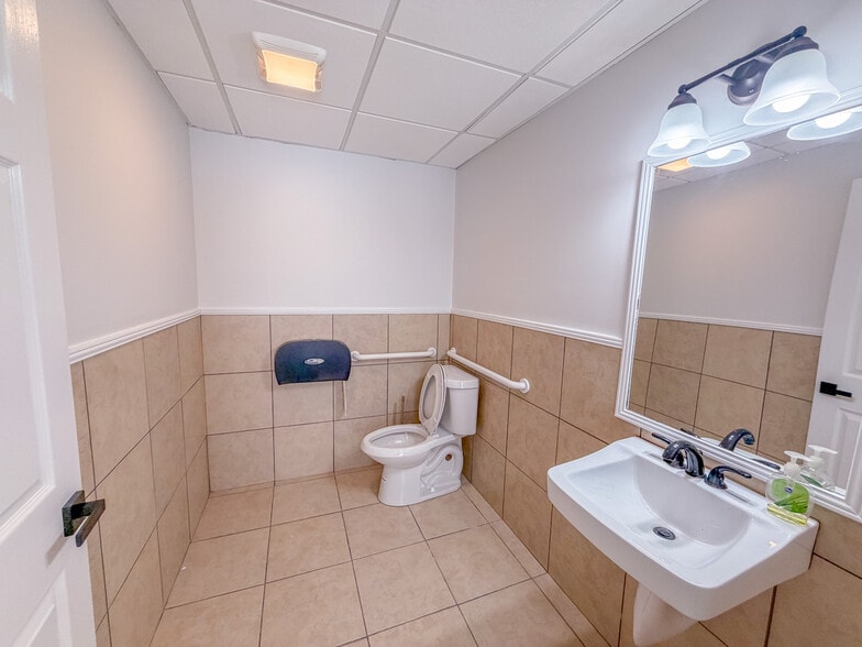 More Photos Of 2100 Gravel Springs Rd, Buford Medical For Sale
