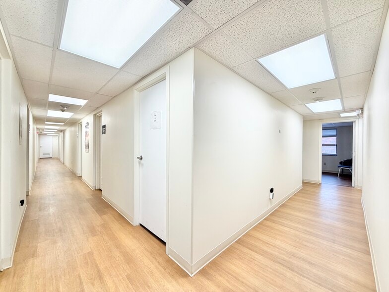 More Photos Of 1330 Mercer St, Princeton Office For Sale
