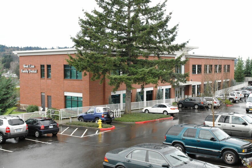 More Photos Of 1800 Blankenship Rd, West Linn Unknown For Lease