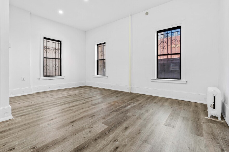 More Photos Of 2352 31st St, Astoria Apartments For Lease