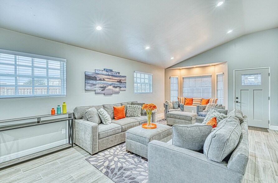 More Photos Of 7550 Sandholdt Rd, Moss Landing Warehouse For Sale