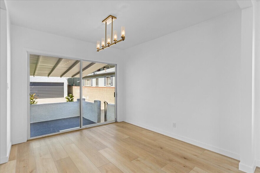 More Photos Of 2218 24th St, Santa Monica Apartments For Sale