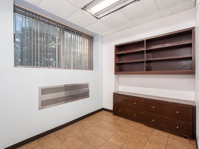 More Photos Of 30 W 60th St, New York Apartments For Lease